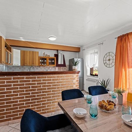 Sea View Apartments With Shared Pool ポメル エクステリア 写真